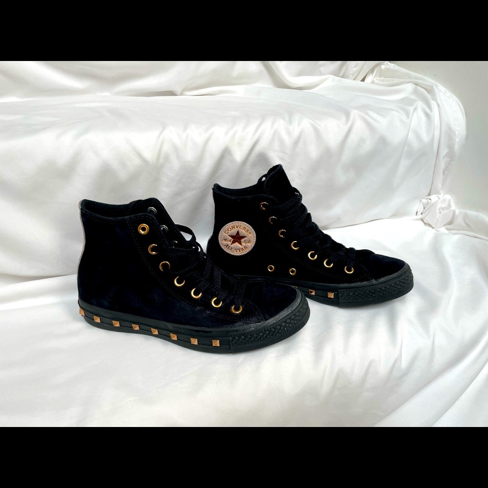 Never worn Converse high tops